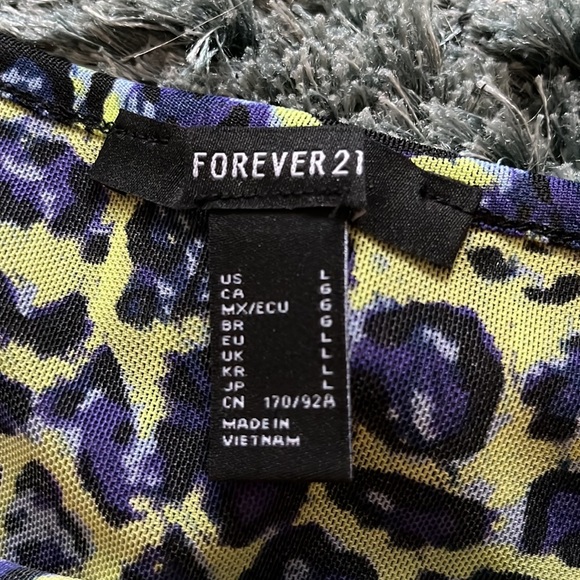 Snake-print body suit (L) - Picture 4 of 4